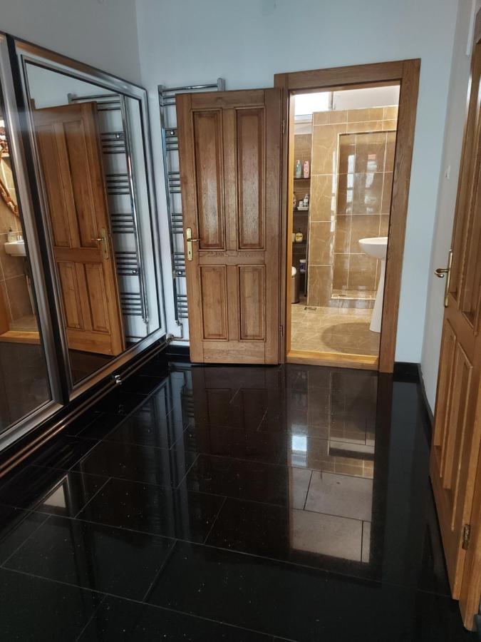 Cataleya Apart Home Oradea Exteriör bild